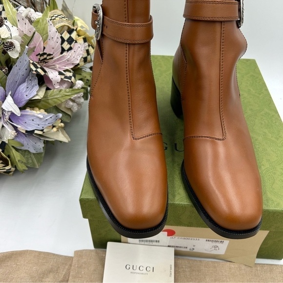 Men’s Gucci, leather ankle boots size 9, made in Italy main image 5